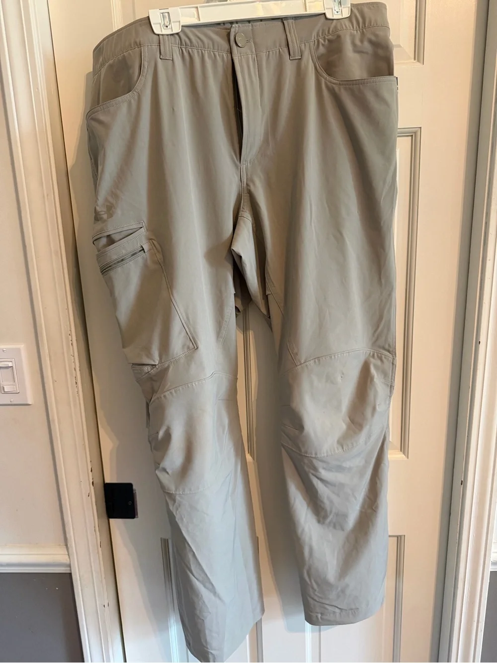 Under Armour Men's Light Gray Cargo Pants with Zip Pocket